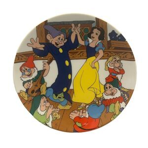 THE DANCE Plate Snow White And The Seven Dwarfs Walt Disney First Edition Series